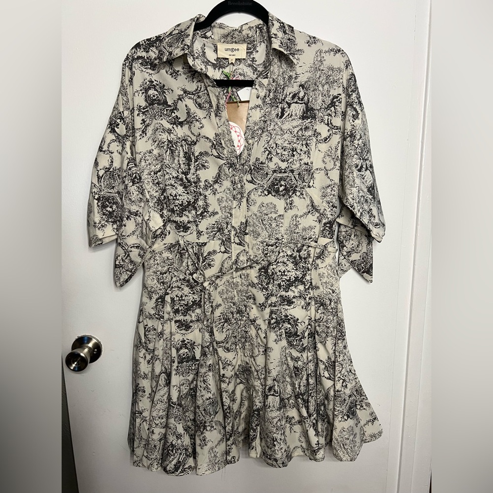 Umgee‎ Black and Cream Long Sleeve Dress